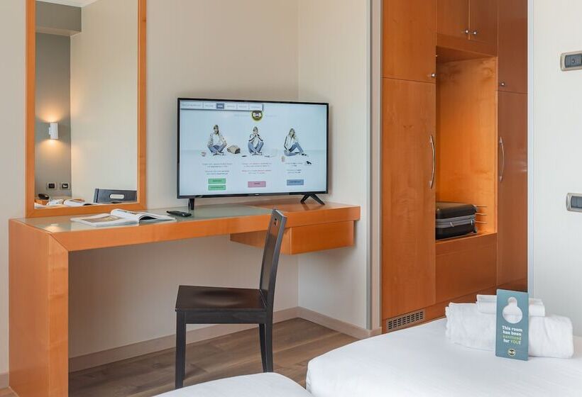 اتاق استاندارد, B&b Hotel Pisa