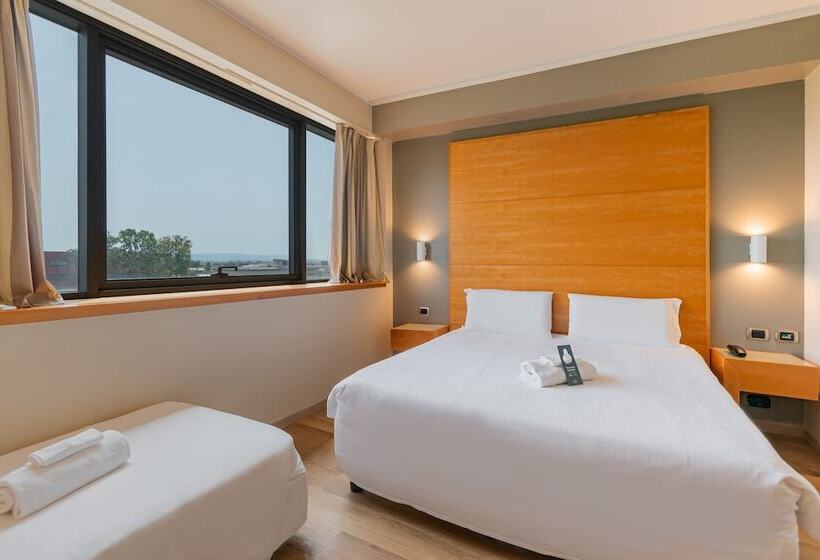 اتاق استاندارد چهار تخته, B&b Hotel Pisa