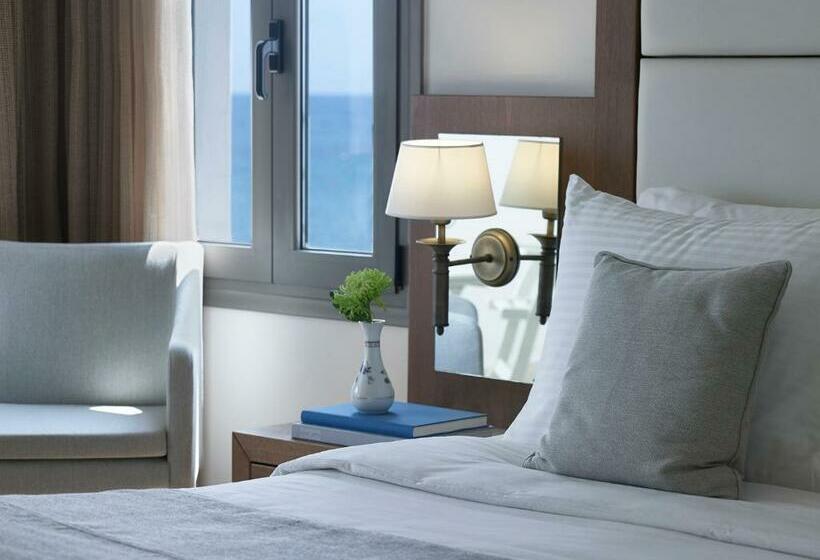 سوییت با چشم‌انداز دریا, Creta Maris Resort