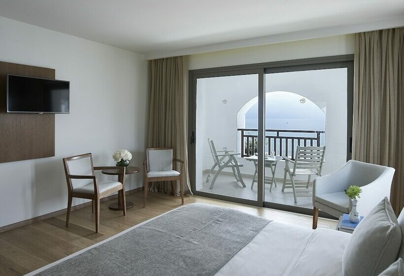 سوییت با چشم‌انداز دریا, Creta Maris Resort