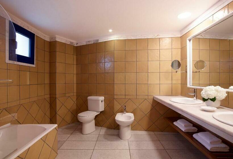 اتاق لوکس با چشم‌انداز باغ, Creta Maris Resort