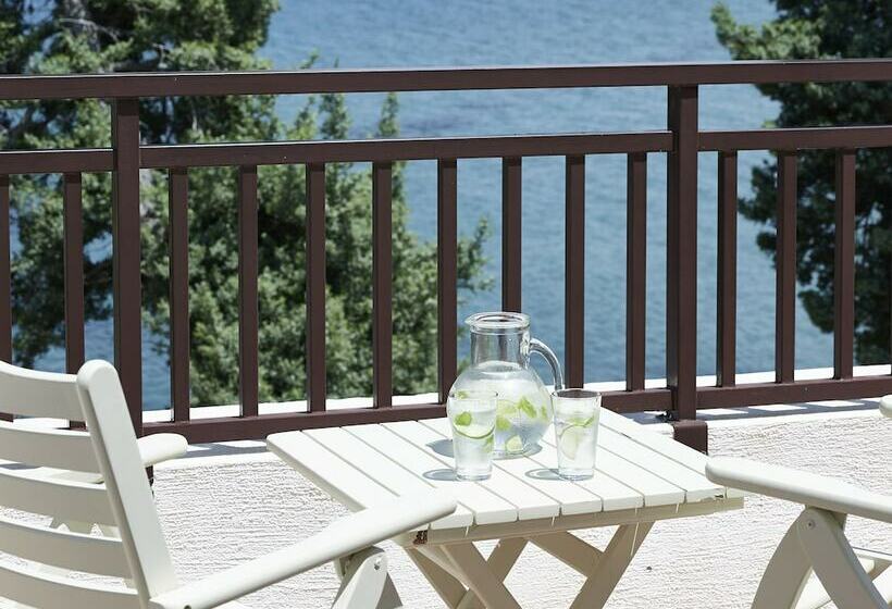 سوییت, Creta Maris Resort