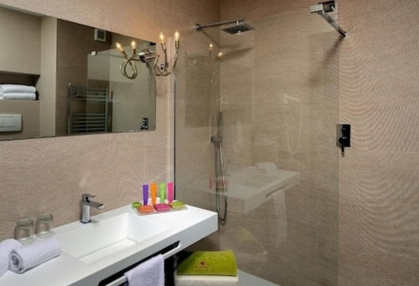 سوییت جونیور, Aemilia Hotel Bologna