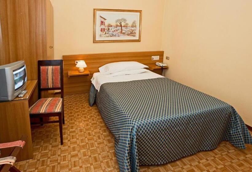 اتاق استاندارد یک نفره, Albergo Nazionale