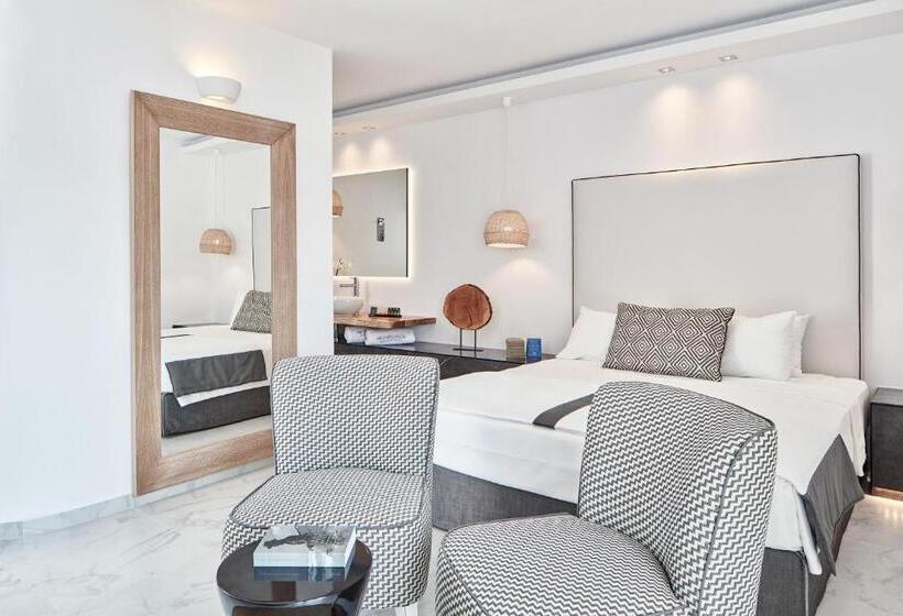 سوییت جونیور با چشم‌انداز دریا, Archipelagos Hotel   Small Luxury Hotels Of The World