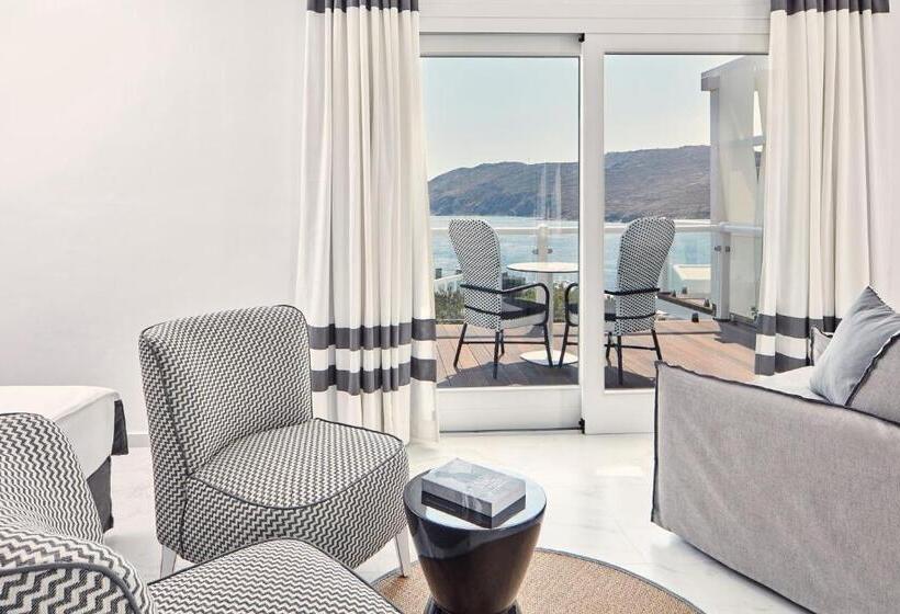 سوییت جونیور با چشم‌انداز دریا, Archipelagos Hotel   Small Luxury Hotels Of The World