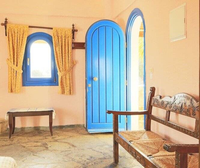 اتاق استاندارد یک نفره, Arolithos Traditional Village