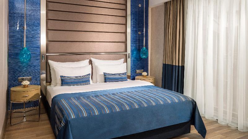 اتاق استاندارد با چشم‌انداز استخر, Burasari Phuket Resort & Spa