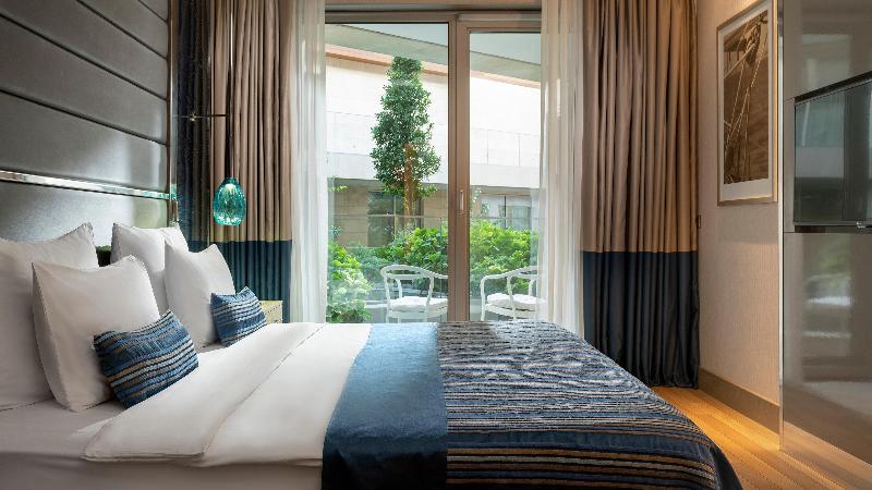 اتاق استاندارد با چشم‌انداز استخر, Burasari Phuket Resort & Spa