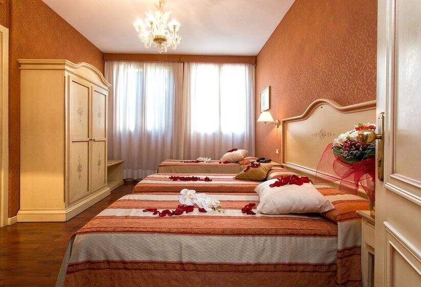 اتاق استاندارد سه نفره, Conterie