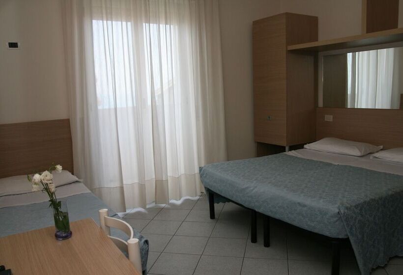 Standard Triple Room, Felicioni