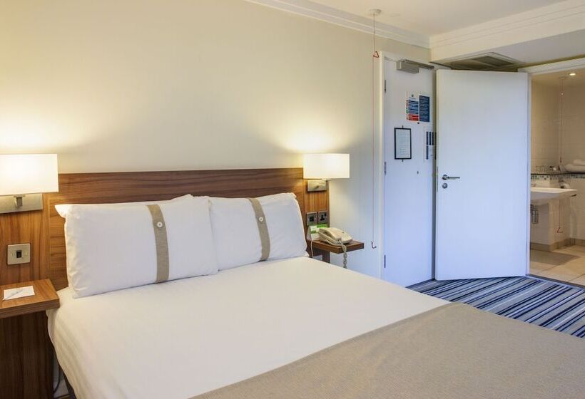 Habitación Estándar Cama Matrimonio Adaptada para personas con movilidad reducida, Holiday Inn Ipswich