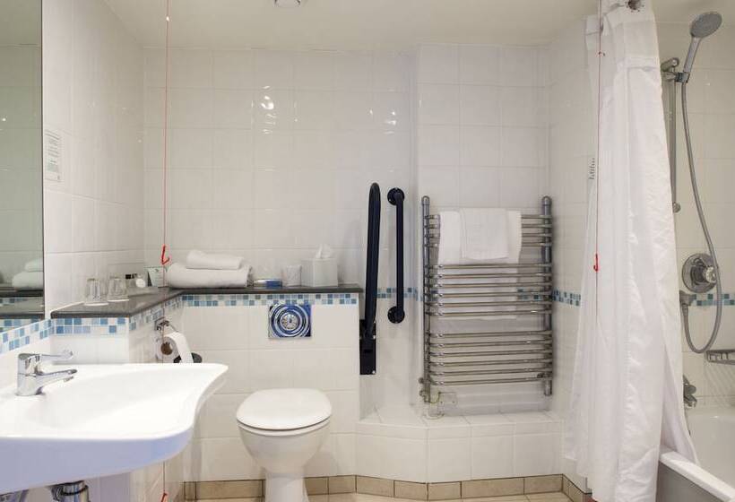 اتاق استاندارد با تخت دوبل برای معلولان, Holiday Inn Ipswich, An Ihg