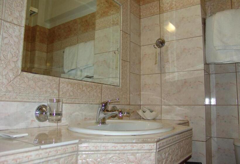 اتاق استاندارد یک نفره, Laodamia