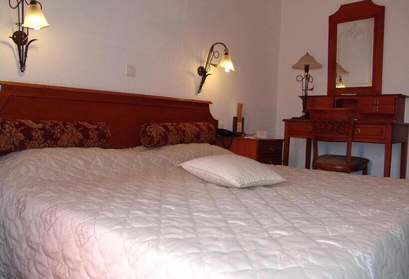 اتاق استاندارد یک نفره, Laodamia