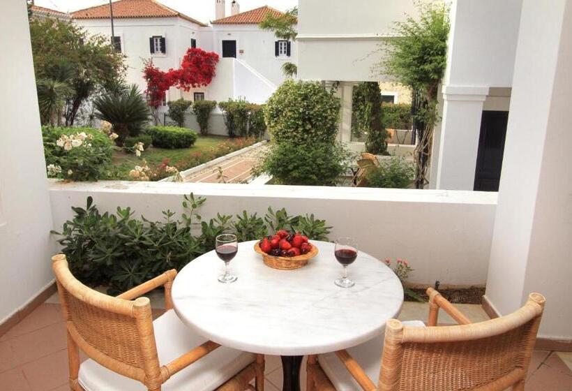 استودیو استاندارد با چشم‌انداز باغ, Nissia Traditional Residences Spetses