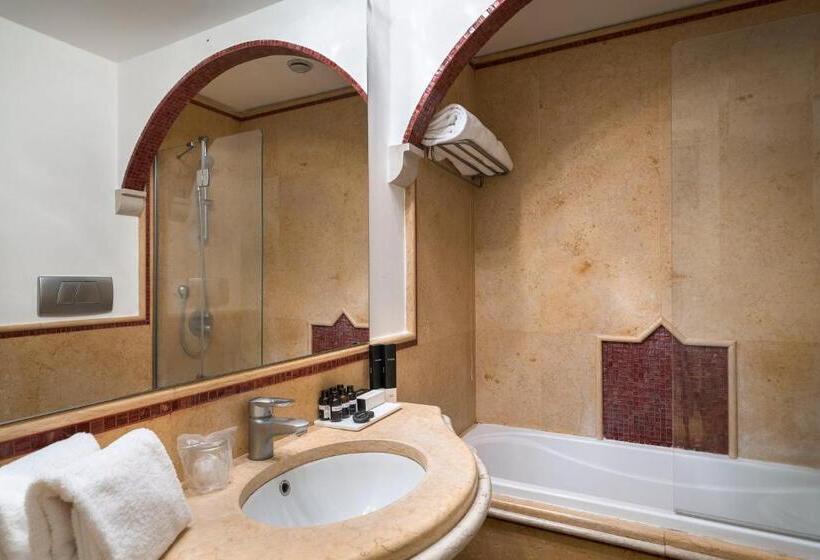 Superior Zimmer mit Terrasse, Romano Palace Luxury