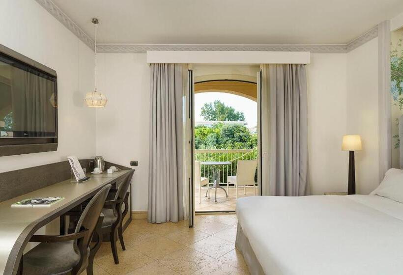 Deluxe Room with Terrace, Romano Palace Luxury