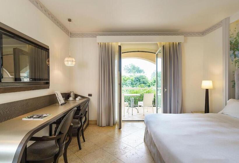 Deluxe Room with Terrace, Romano Palace Luxury