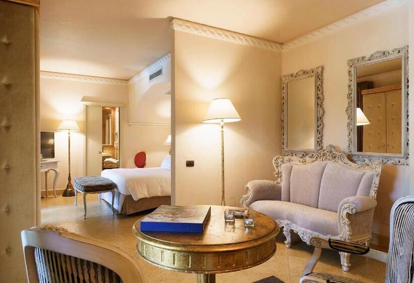 Suite with Terrace, Romano Palace Luxury