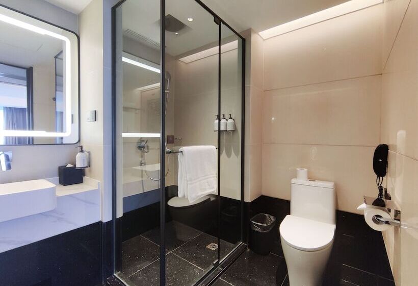 اتاق استاندارد با تخت بزرگ, Swissôtel Shenyang