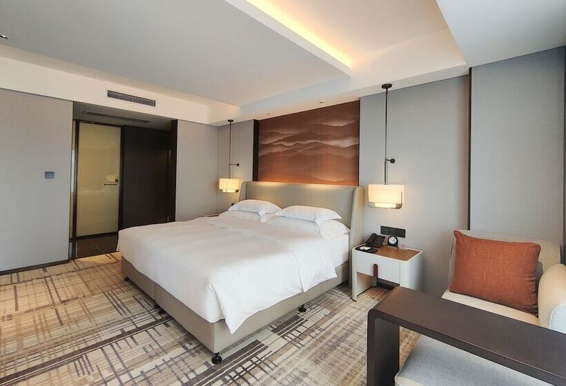 اتاق استاندارد با تخت بزرگ, Swissôtel Shenyang
