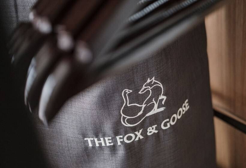 اتاق لوکس, The Fox & Goose