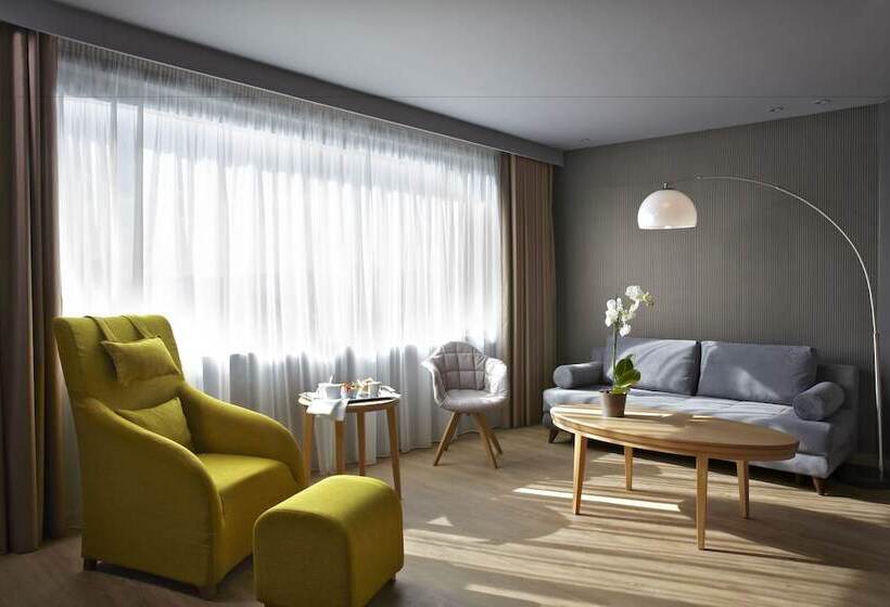 سوییت جونیور با چشم‌انداز شهر, Wyndham Grand Athens