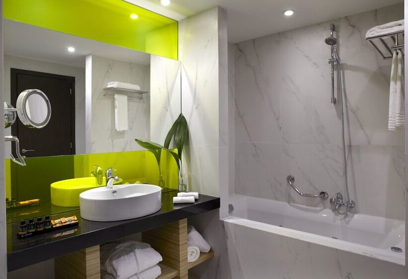 سوئیت جونیور برای معلولان, Wyndham Grand Athens