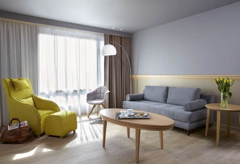 سوئیت جونیور برای معلولان, Wyndham Grand Athens