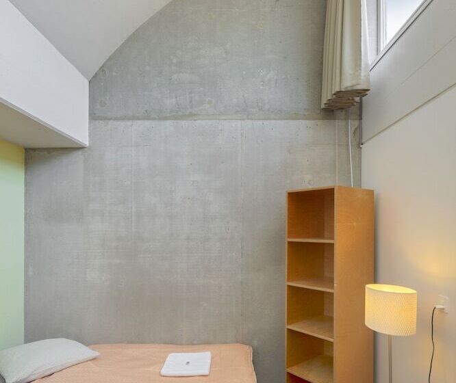 标准单人间共用浴室, Lausanne Youth Hostel Jeunotel