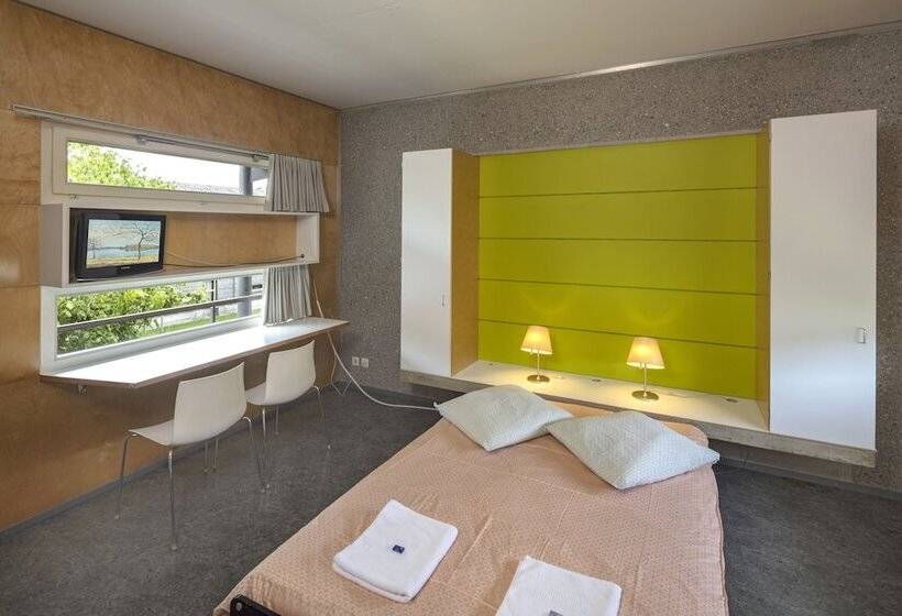 带共用浴室的标准房间, Lausanne Youth Hostel Jeunotel