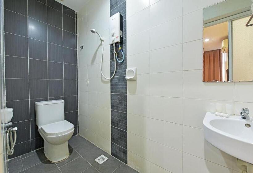 اتاق لوکس سه تخته, Avatarr Hotel By Oyo Rooms