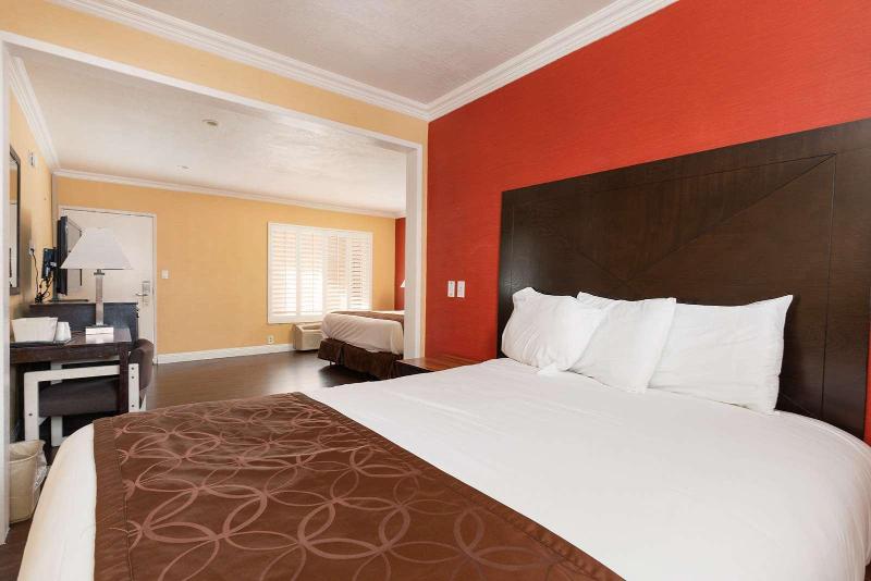 اتاق لوکس, Americas Best Value Inn & Suites Anaheim