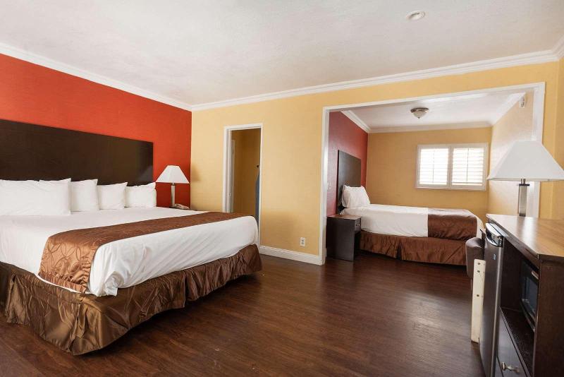 اتاق لوکس, Americas Best Value Inn & Suites Anaheim
