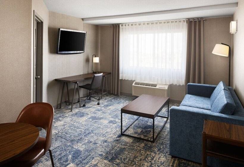 스위트, Four Points By Sheraton Edmonton South
