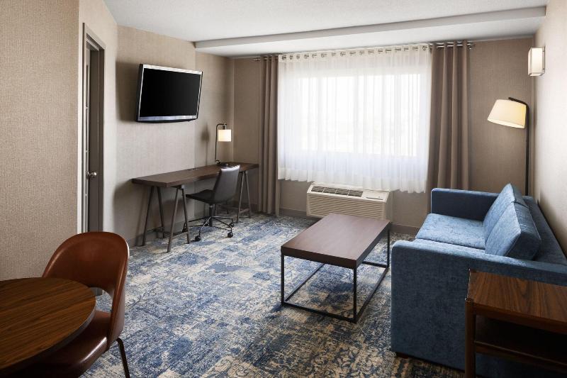 스위트 퀸침대, Four Points By Sheraton Edmonton South