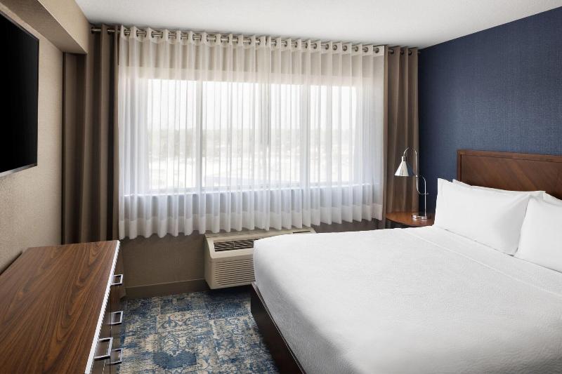 스위트 킹사이즈 침대, Four Points By Sheraton Edmonton South