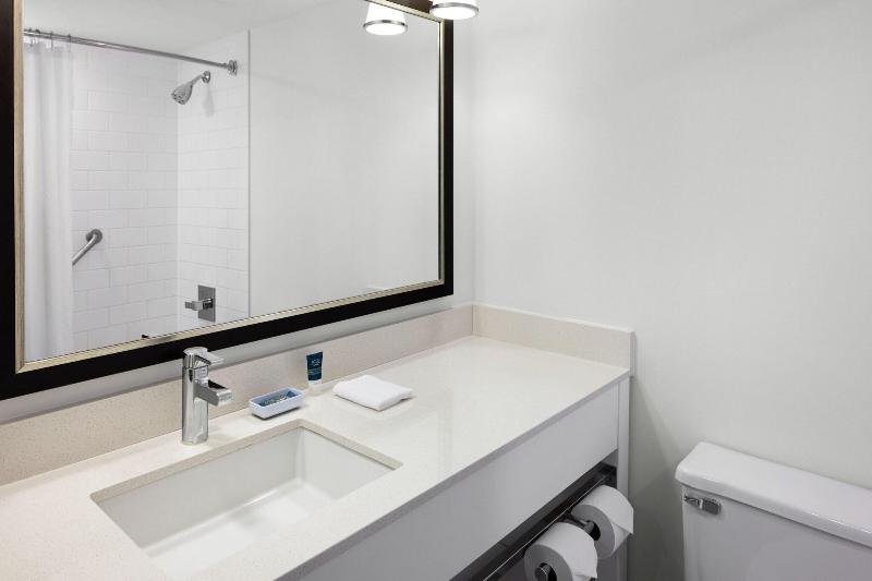 스위트 킹사이즈 침대, Four Points By Sheraton Edmonton South