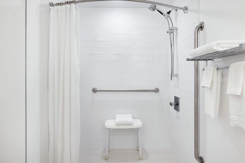 스탠다드 룸 킹사이즈 침대, Four Points By Sheraton Edmonton South