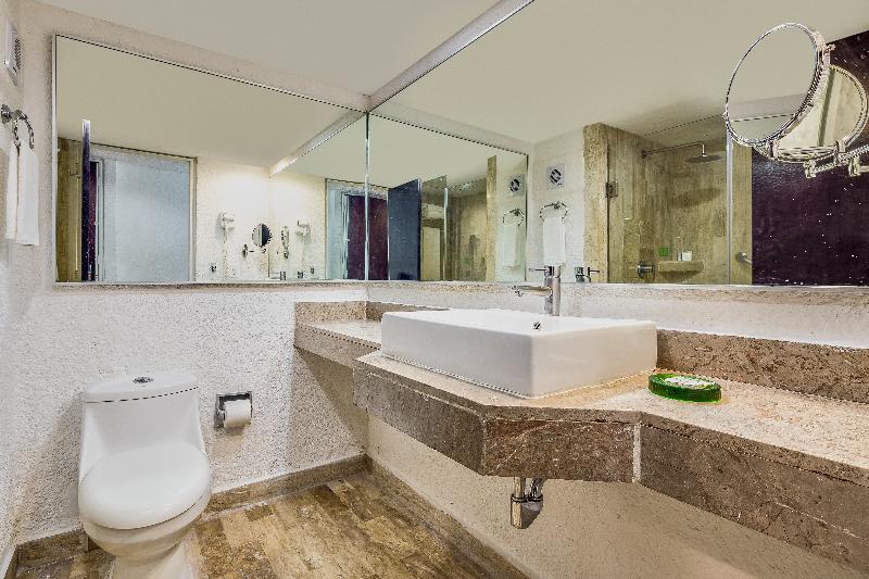 سوئیت جونیور با تخت بزرگ, Gamma Acapulco Copacabana