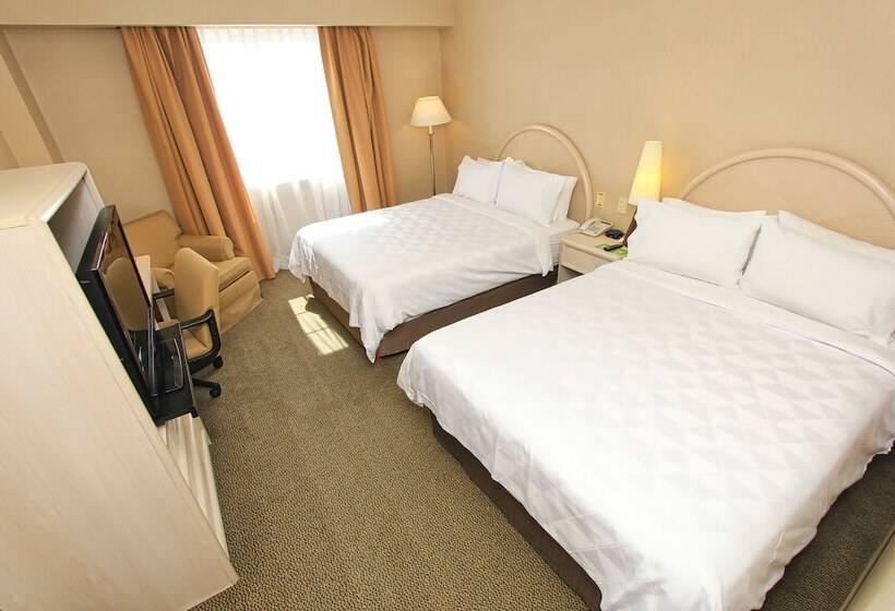 带2个双人床的标准工作室, Holiday Inn Leon Convention Center, An Ihg