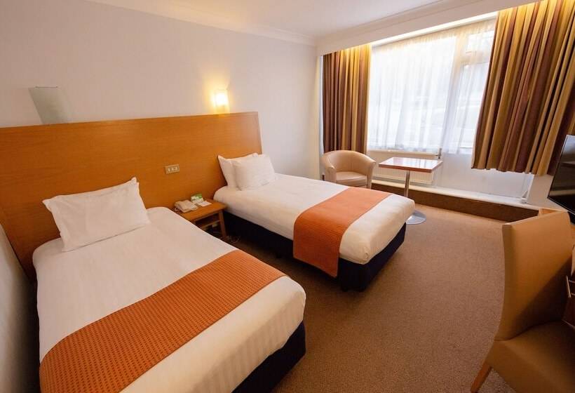 Quarto standard, Holiday Inn Newport