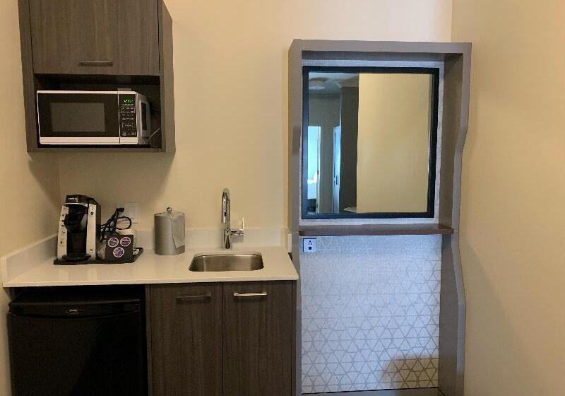 套房, Holiday Inn Victoria   Elk Lake, An Ihg