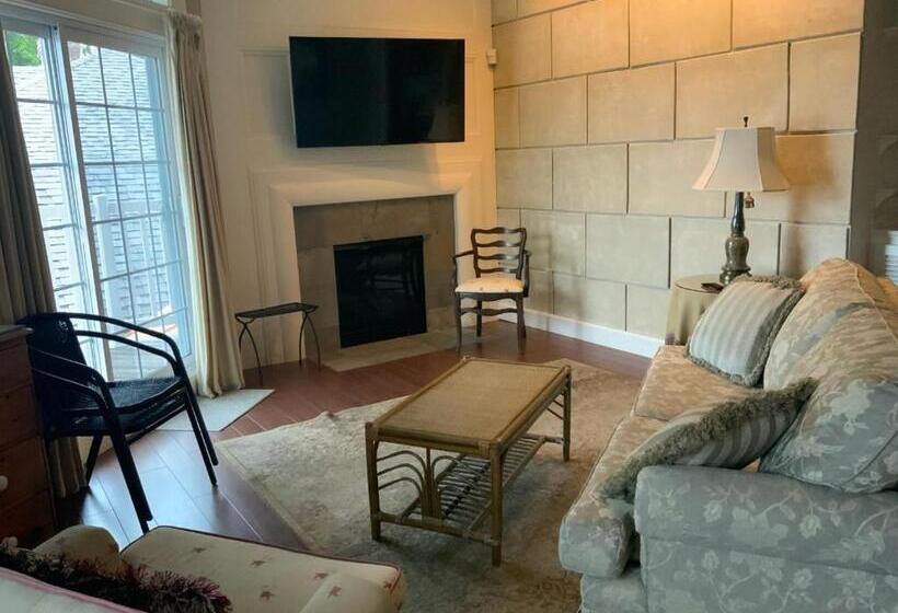 سوئیت با بالکن, Kingsbrae Arms Inn