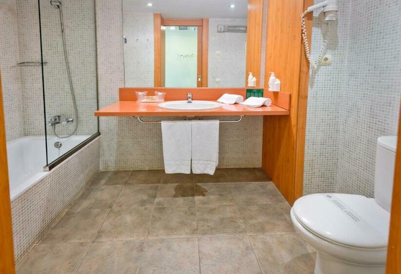 اتاق استاندارد سه نفره, Vilar Rural De Sant Hilari Sacalm By Serhs Hotels
