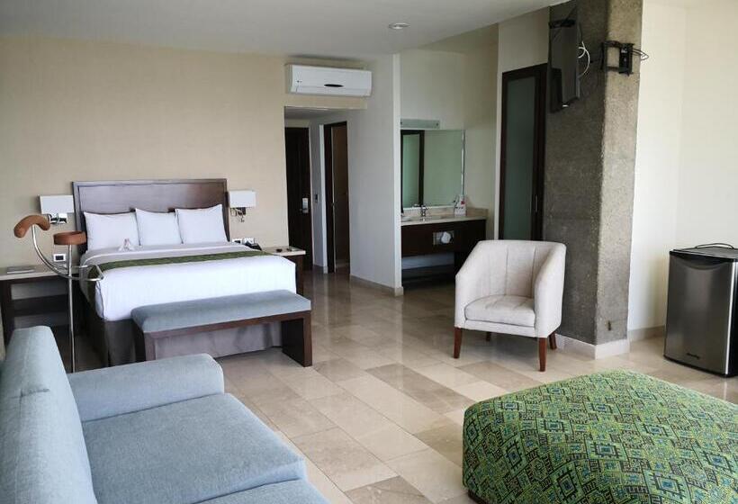 سوئیت مستر, Seven Crown La Paz Malecon