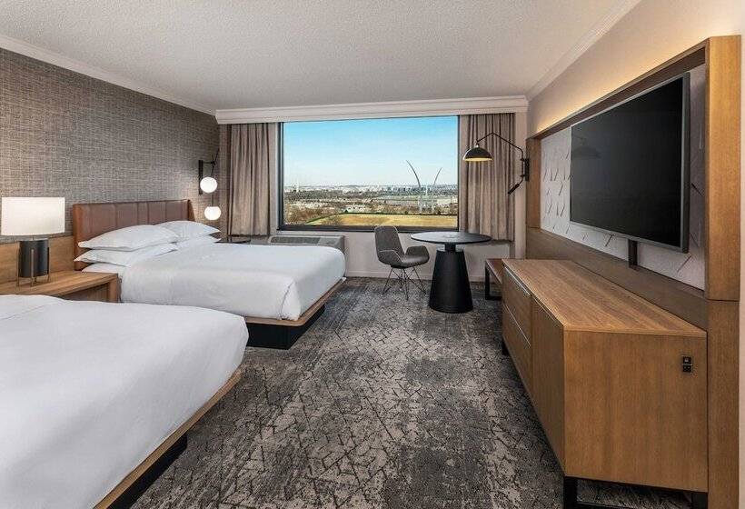 Suite, Sheraton Pentagon City