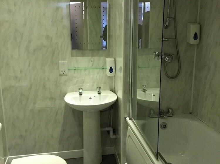اتاق استاندارد چهار تخته, Merchant City Inn