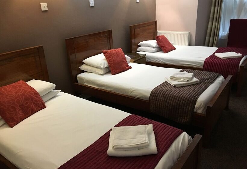 اتاق استاندارد سه نفره, Merchant City Inn